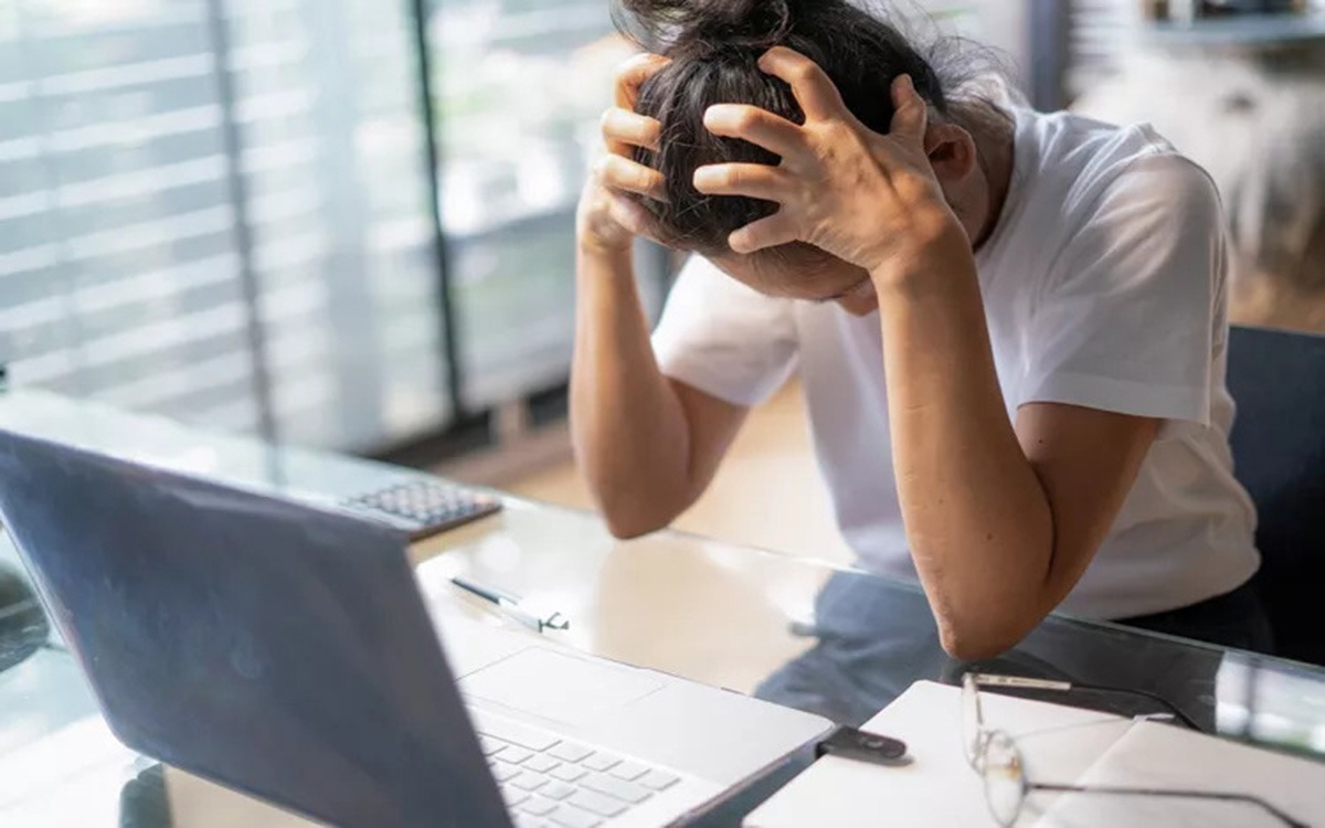احساس غرق شدن و از دست دادن کنترل در حملات پانیک